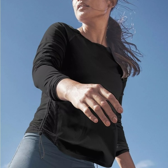ATHLETA Yosemite Black Mesh Long Sleeve Adjustable Side Pulls Athletic Top - Picture 1 of 6